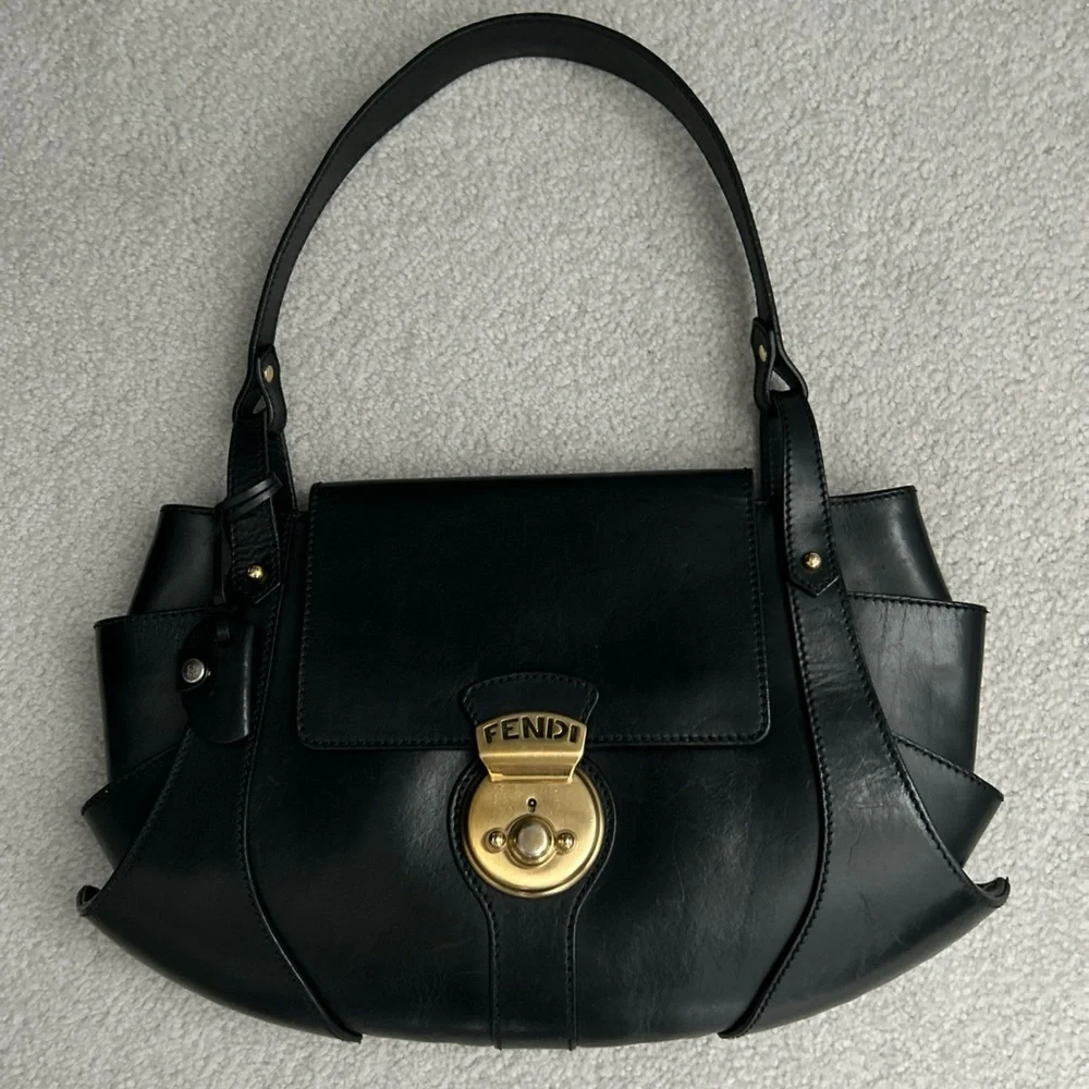 ❗️SOLD❗️ FENDI Y2K Grande Tuc Nero Black Leather Gold Lock Bag - Picture 1 of 12